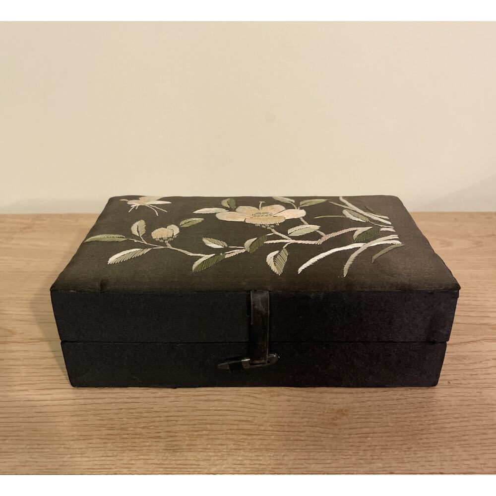 VTG Chinese Asian Black Silk Floral Embroidered Design Trinket Jewelry Box